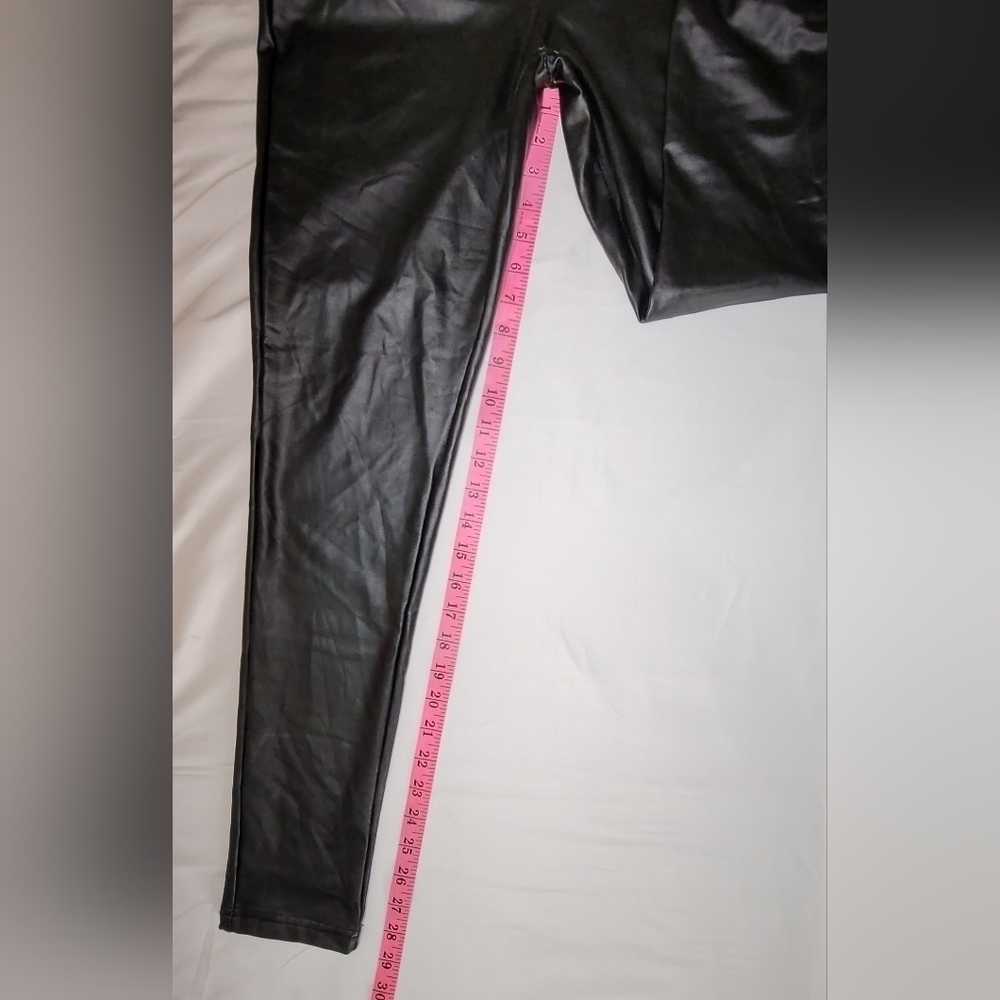 Fashion Nova Black Pleather Skinny Pants Women's Size Large - Picture 11 of 12